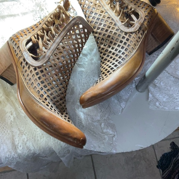 FreeBird by Steve Madden booties corset lattice boots **vintage-read* leather 10 - Picture 11 of 13